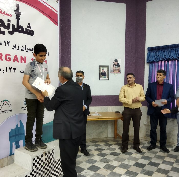 شطرنجباز اصفهانی قهرمان رقابتهای پسران زیر ۱۲ سال کشور شد