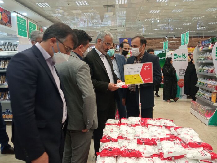 معاونان استاندار چهارمحال و بختیاری روند عرضه کالا در فروشگاهها بررسی کردند