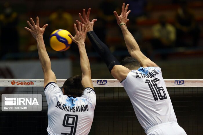 سه امتیاز استقلال از جنوب و دست خالی پرسپولیس از کرمان، رنگ جام را آبی کرد