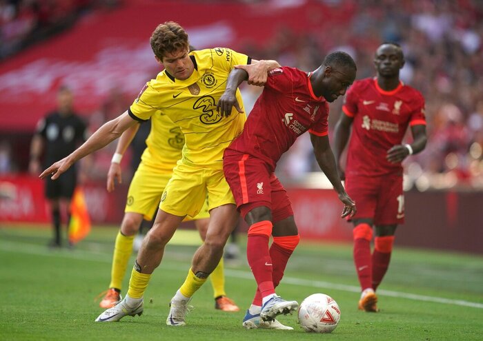 سه امتیاز استقلال از جنوب و دست خالی پرسپولیس از کرمان، رنگ جام را آبی کرد