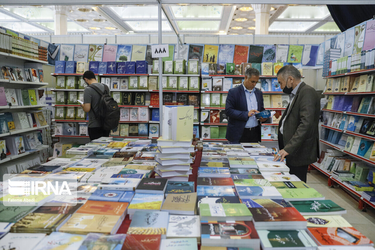 از دغدغه کتاب هدیه دادن تا جستجویی جذاب در مصلی به روایت ایرنا