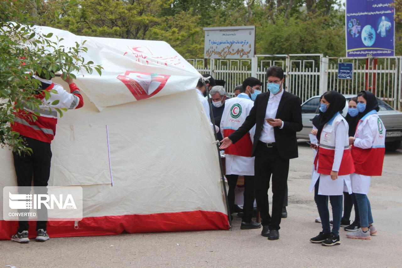 پایگاه هلال احمر در ایام نوروز به زائران حرم عبدالعظیم خدمات رسانی می کند  