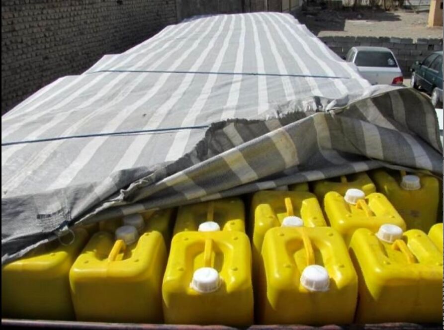 توقیف هفت تریلر حامل روغن خوراکی در کرمان توقیف هفت تریلر حامل روغن خوراکی در کرمان