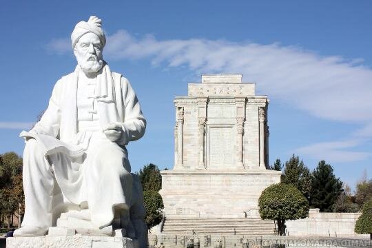 الذكرى السنوية لتكريم ابو الشعر الفارسي "أبو القاسم الفردوسي"