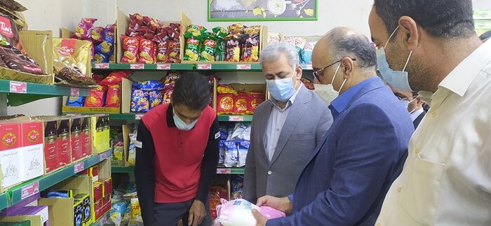 بازدید فرماندار از فروشگاههای بم/ مردم نگران تامین کالاهای اساسی نباشند