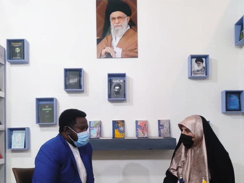 نویسنده تانزانیایی: ناشران بینالمللی سفیران جمهوری اسلامی ایران به کشورهایشان هستند