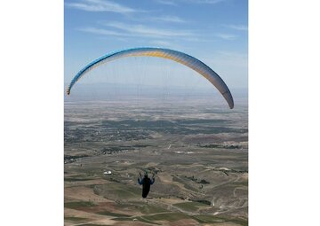 Iran : compétitions nationales de parapente au nord-est