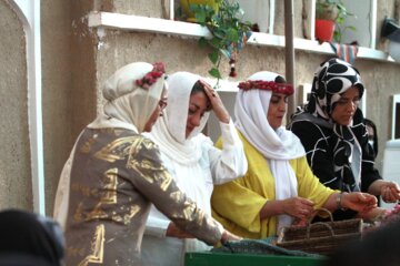 مراسم گلاب گیری در سمنان