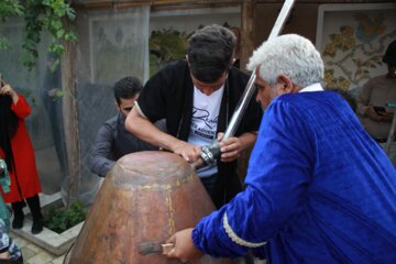 مراسم گلاب گیری در سمنان