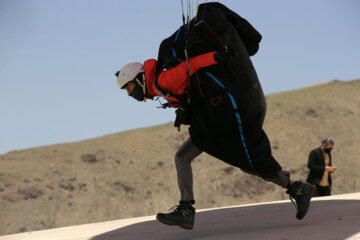 Iran : compétitions nationales de parapente au nord-est