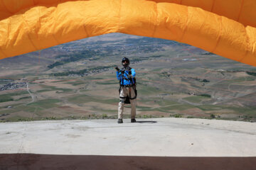 Iran : compétitions nationales de parapente au nord-est