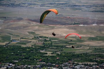 Iran : compétitions nationales de parapente au nord-est