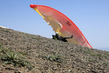 Iran : compétitions nationales de parapente au nord-est