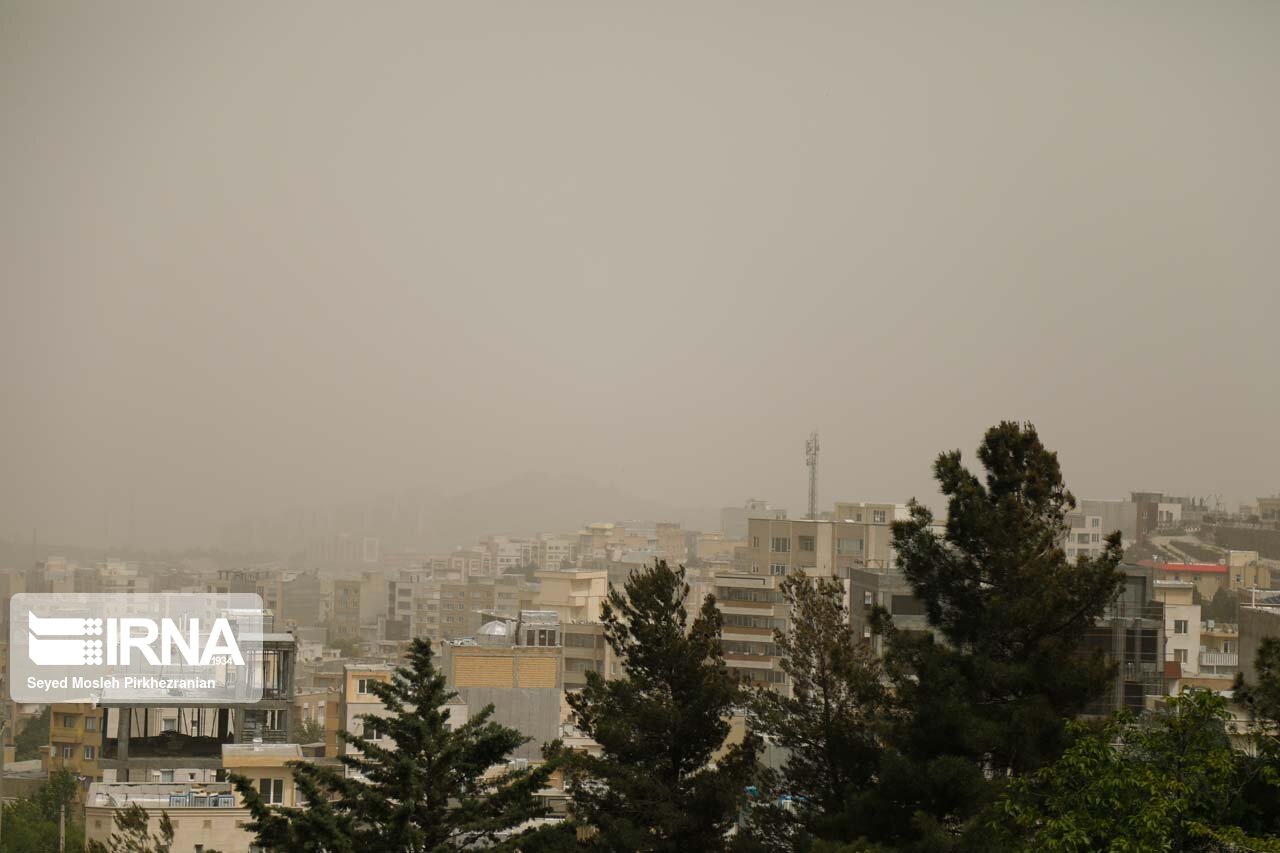 باد شدید و گرد و غبار پدیده غالب کردستان در روزهای آتی است باد شدید و گرد و غبار پدیده غالب کردستان در روزهای آتی است