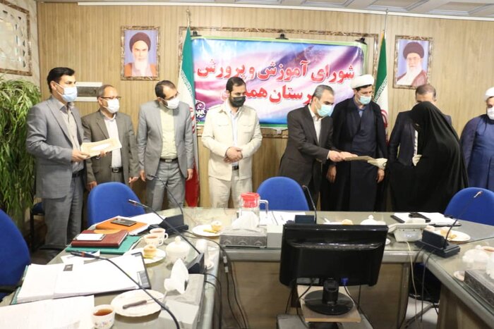 فرماندار همدان: شورای آموزش و پرورش شهرستان با حضور معلمان برگزار میشود