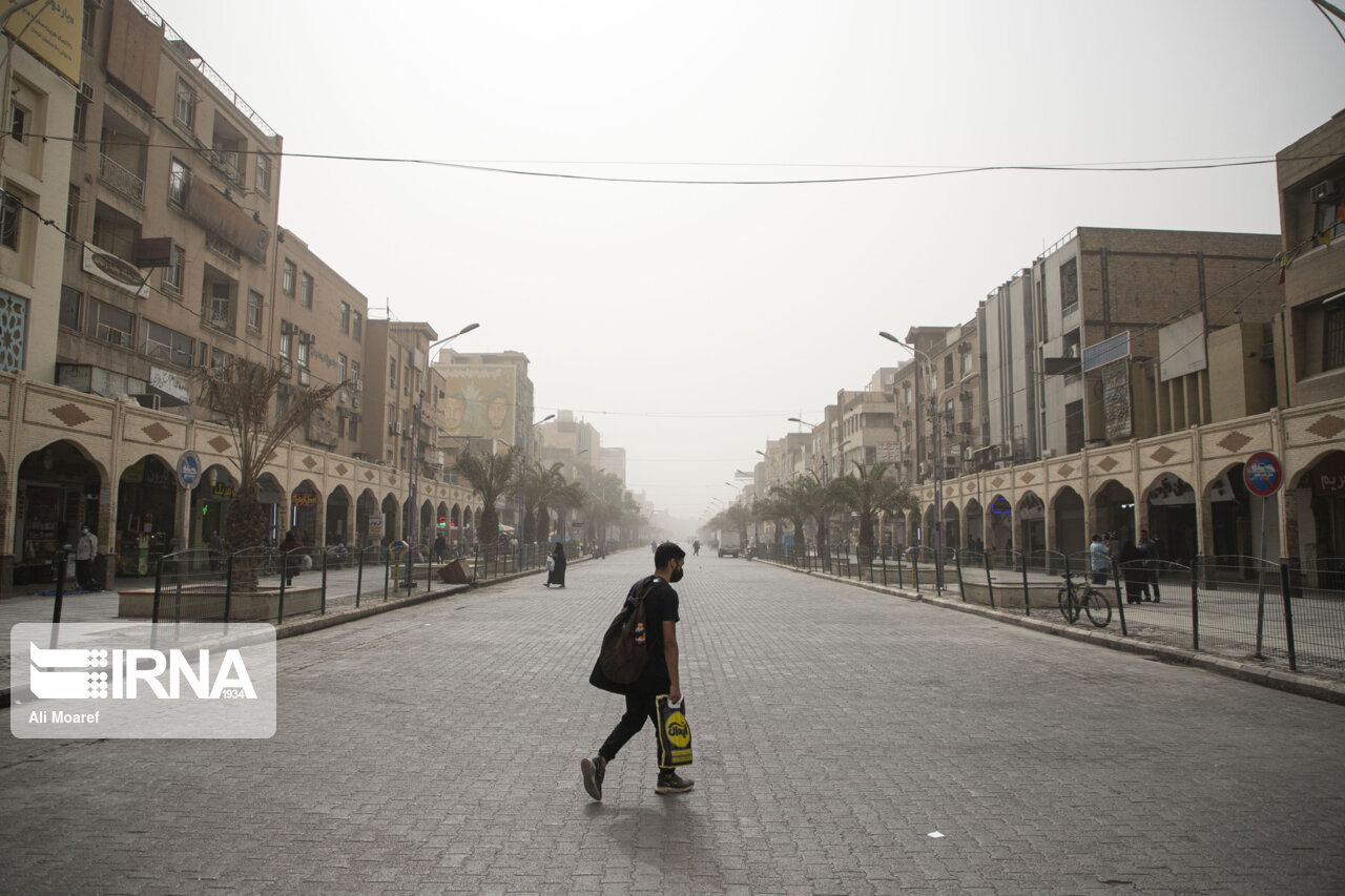 توده گرد و خاک با منشا عراق در راه خوزستان