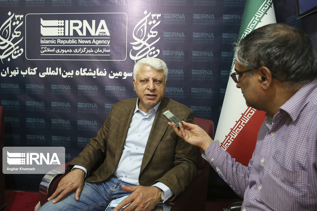 برگ هشتم نمایشگاه کتاب؛ روز دولتمردان