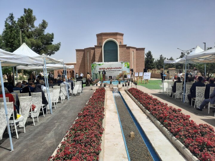 از گروگانگیری در ایلام تا برگزاری نخستین اجلاسیه روسای شوراهای اسلامی کشور