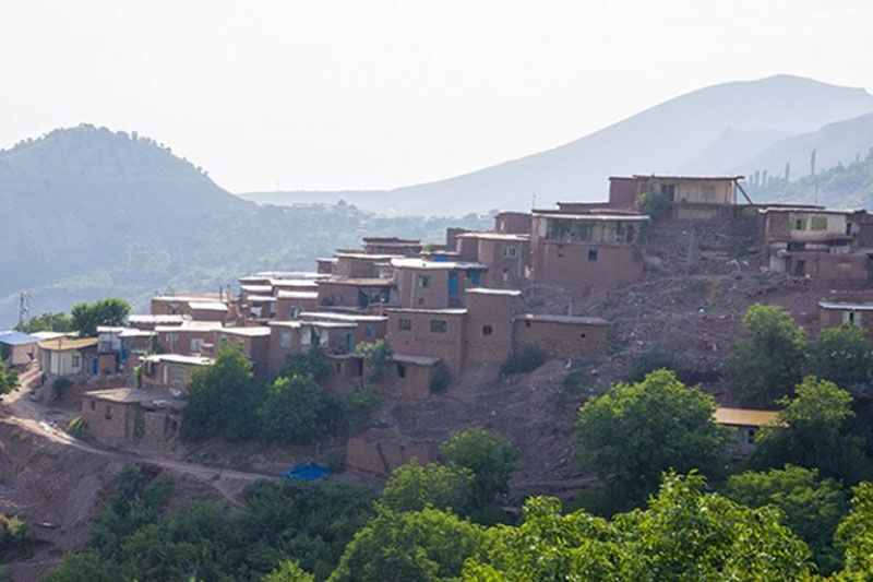 بهسازی بافت سنتی روستای فشک آغاز شد