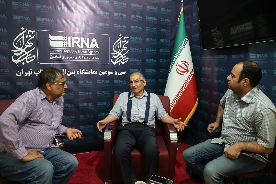 صادق زیباکلام: با گزارههای کیلویی، نظیر مردم ایران کتابخوان نیستند مخالفم