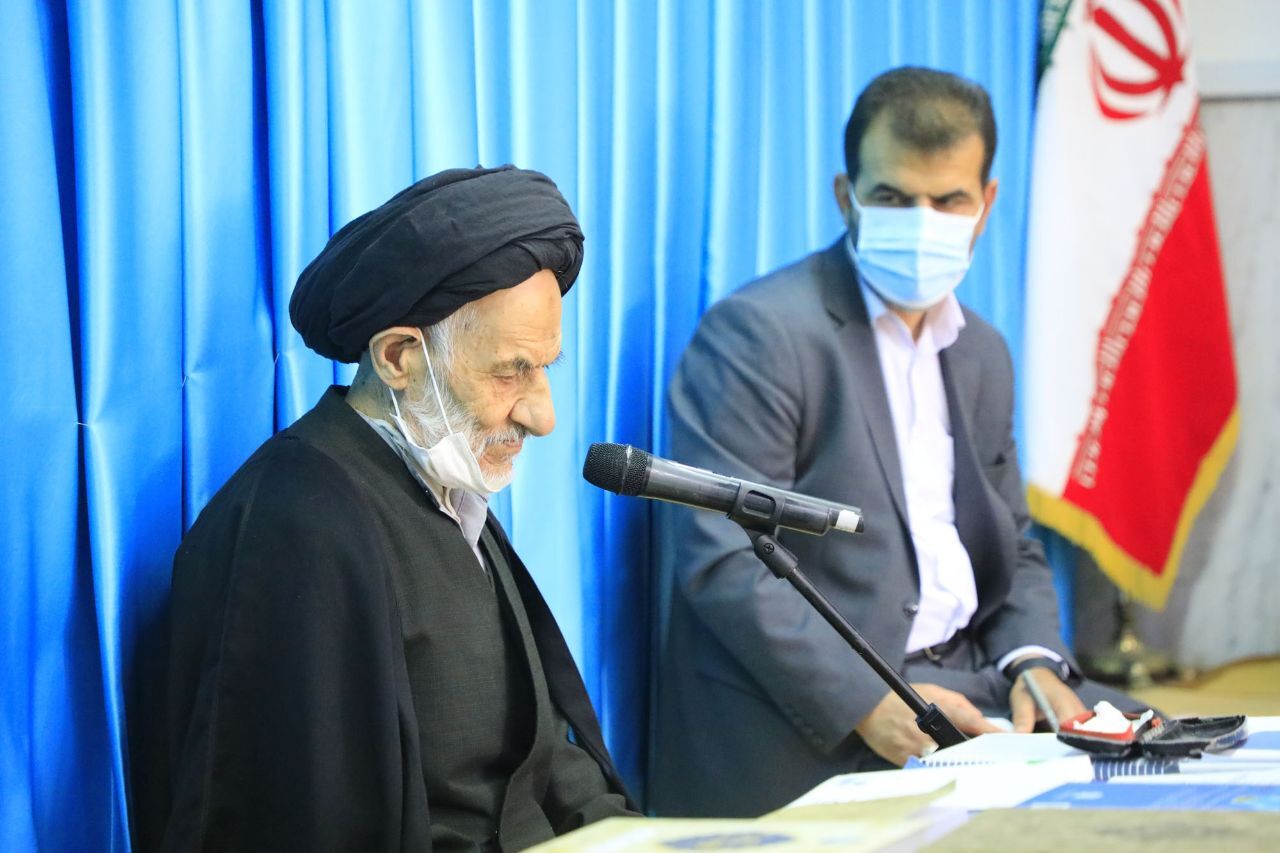 امام جمعه بیرجند: مدیریت فضای مجازی در اولویت قرار گیرد