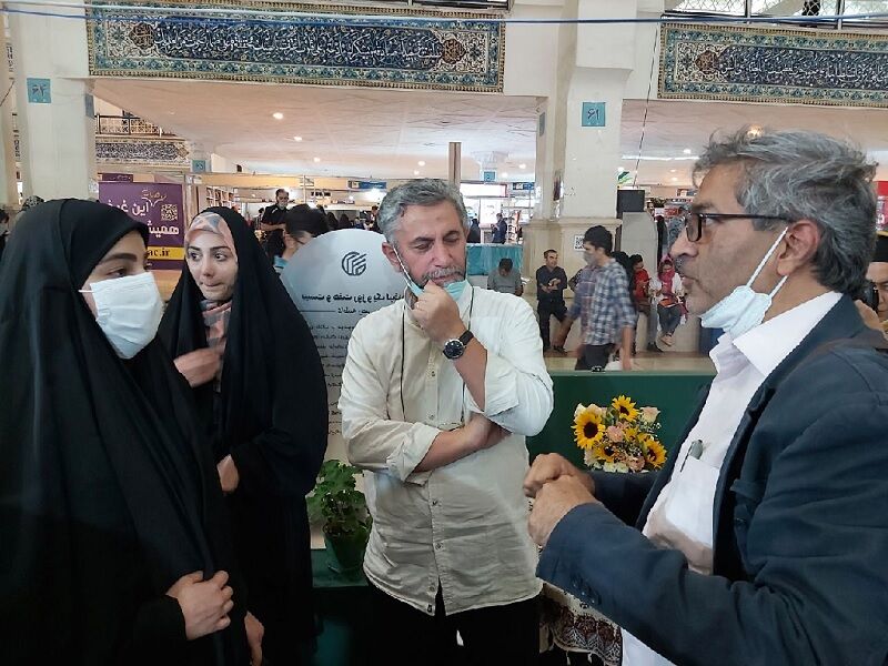 تشکر زینب سلیمانی بابت زنده نگه داشتن نام حاج قاسم در نمایشگاه کتاب