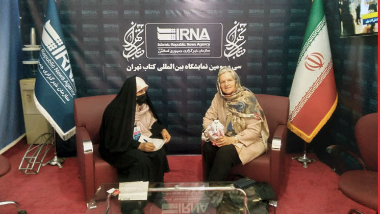 بازدیدکننده فرانسوی: نمایشگاه کتاب تهران مسیری برای آشنایی با میراث فرهنگی ملتهاست