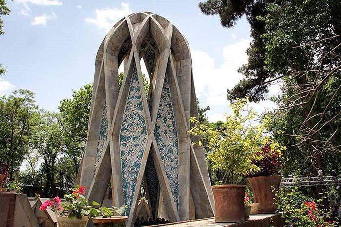 آرامگاه خیام نیشابوری/ تا سبزه خاک ما تماشاگه کیست