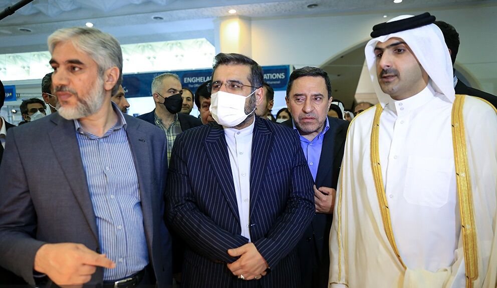 وزیر فرهنگ قطر از نمایشگاه کتاب تهران بازدید کرد
