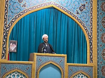 ملت ایران همچنان پای آرمانهای انقلاب اسلامی ایستاده است