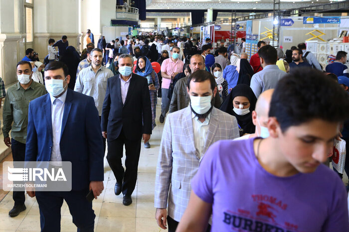 ترس و لذت؛ ارمغان آشوب و روناک/ کتاب؛ عزیز دُردانه متولیان فرهنگ و هنر