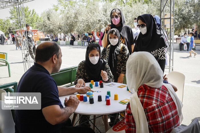 ترس و لذت؛ ارمغان آشوب و روناک/ کتاب؛ عزیز دُردانه متولیان فرهنگ و هنر