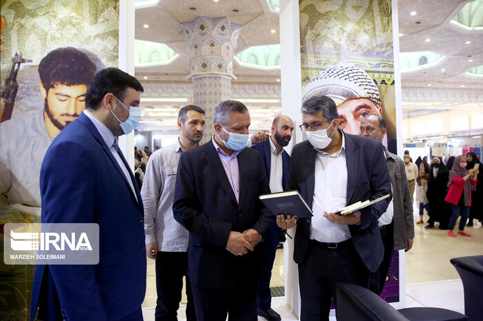 ترس و لذت؛ ارمغان آشوب و روناک/ کتاب؛ عزیز دُردانه متولیان فرهنگ و هنر