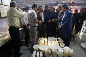بازدید استاندار از دومین نمایشگاه معرفی توانمندی‌های صنایع کوچک کردستان