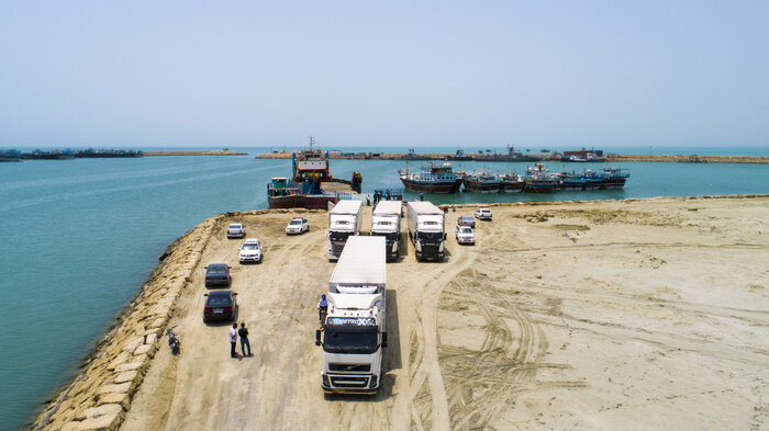 اسکله گهرو تا بندر شهید باهنر، بندری با چند ویژگی مهم اقتصادی