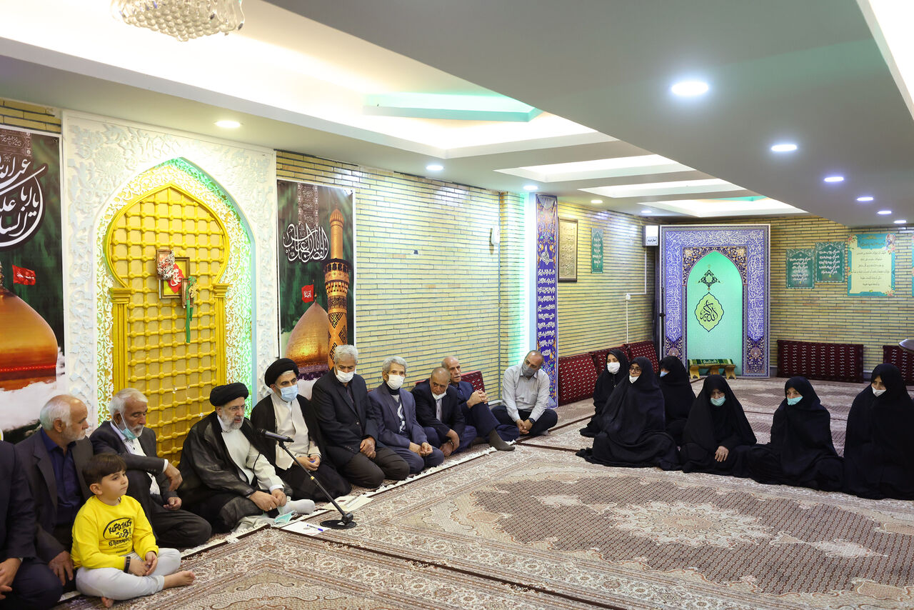 آیتالله رئیسی: امنیت امروز مرهون خون و مجاهدت شهداست