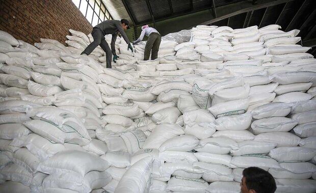 ۷۴۰ کیسه آرد یارانه ای قاچاق در انباری در چهار دانگه اسلامشهر کشف شد ۷۴۰ کیسه آرد یارانه ای قاچاق در انباری در چهار دانگه اسلامشهر کشف شد