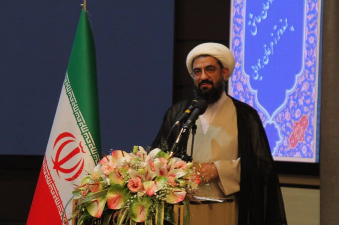 امام جمعه همدان: توجه به آرمانهای انقلاب و امام راحل راهگشای مشکلات است