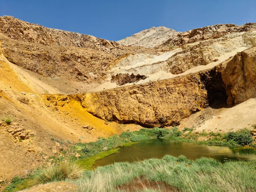 سرنوشت چشمه های گرگش استان اصفهان در کلاف سر در گم معدن "آهن کامو" سرنوشت چشمه های گرگش استان اصفهان در کلاف سر در گم معدن "آهن کامو"