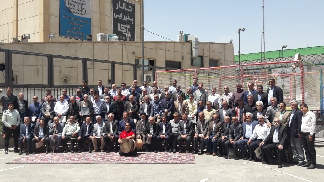 پیشکسوتان ورزشی و خانوادههای شهدای شهرستان ری تجلیل شدند پیشکسوتان ورزشی و خانوادههای شهدای شهرستان ری تجلیل شدند