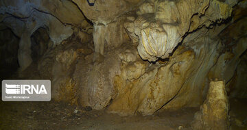 
Grotte vieille de 135 millions d'années, une attraction touristique mystérieuse en Iran
