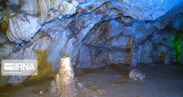 
Grotte vieille de 135 millions d'années, une attraction touristique mystérieuse en Iran
