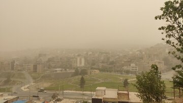 آلودگی هوا موجب تعطیلی مدارس و تاخیر ۲ ساعته آغاز کار ادارات استان همدان شد