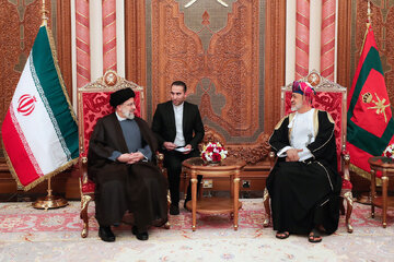 Raïssi en visite à Mascate: l'Iran et Oman signent 12 accords de coopération