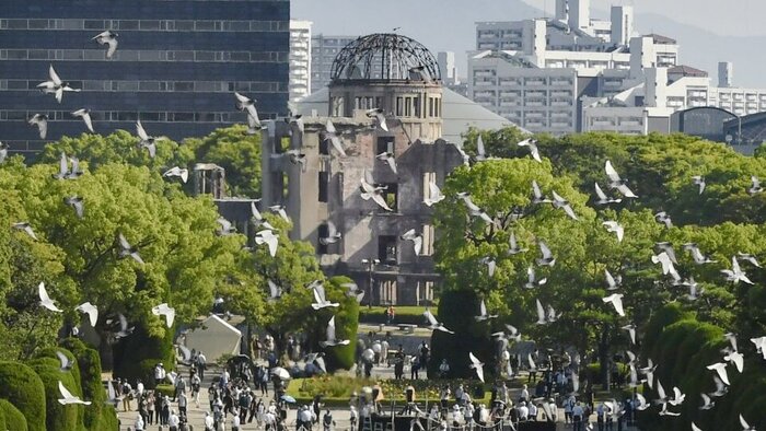 از اهمیت سفر رئیسی به عمان تا زنگ خطر بیماری آبلهمیمون در پاکستان