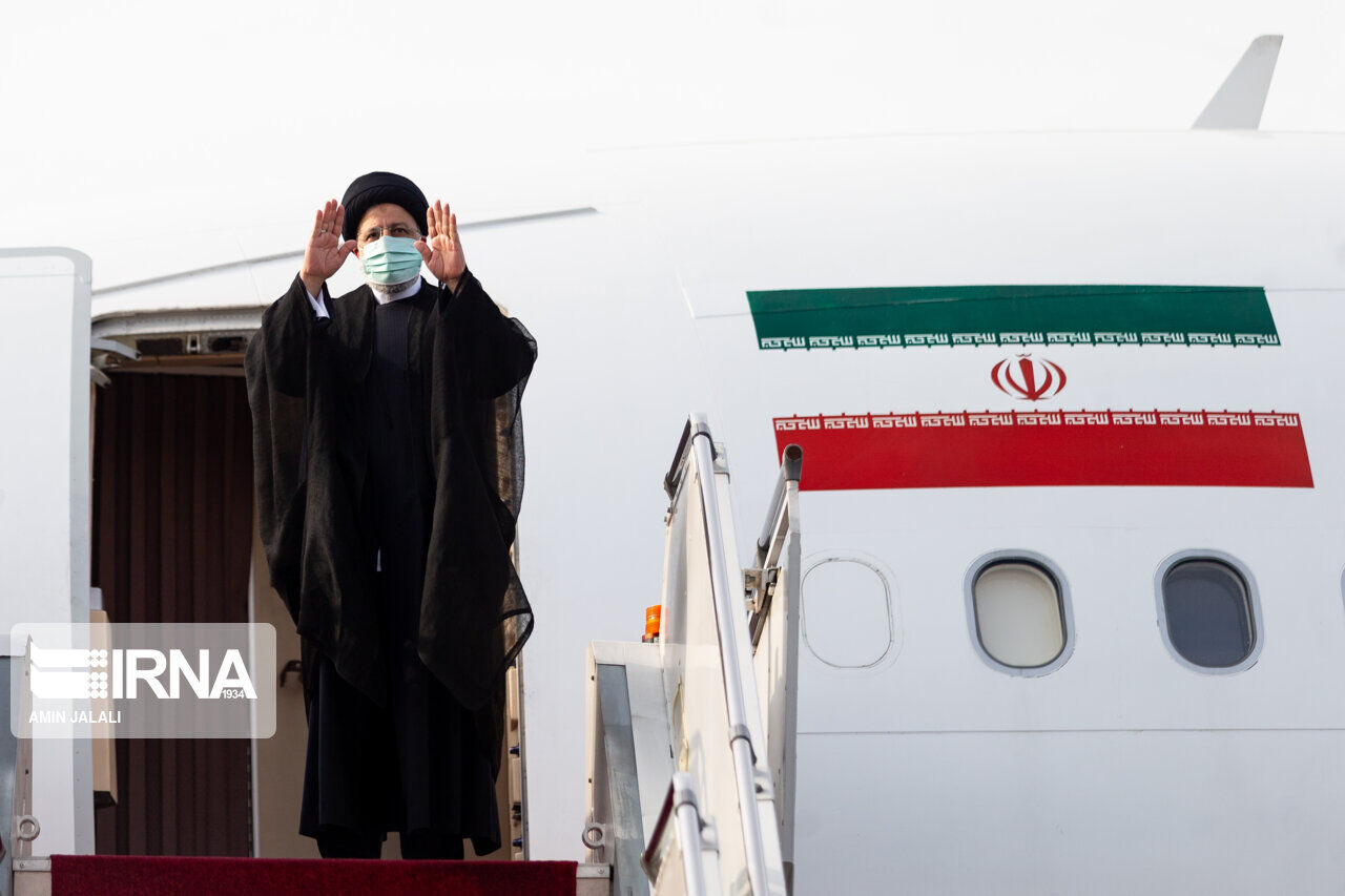 Iran President leaves for Oman