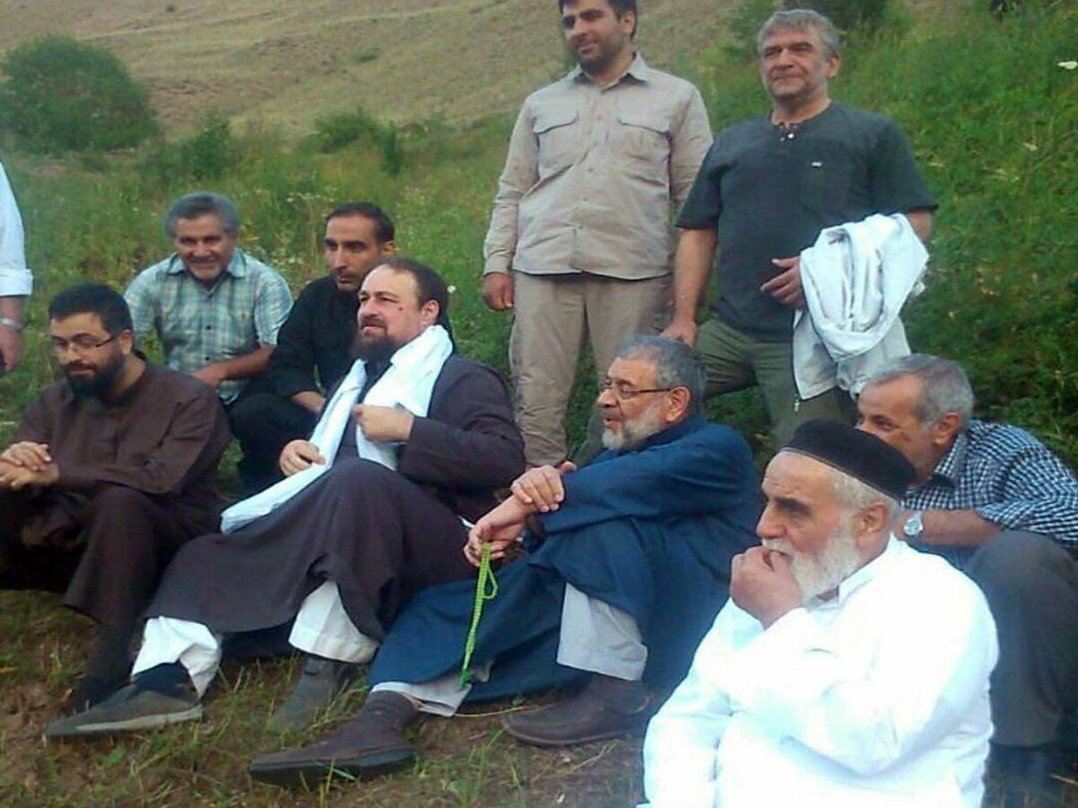 چرا بیت رهبری در خیابان جمهوری بنا شد؟ چرا بیت رهبری در خیابان جمهوری بنا شد؟