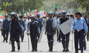 رویارویی دولت و مخالفان در پاکستان، اسلام‌آباد به روی معترضان بسته می‌شود 