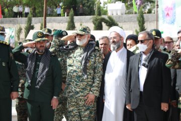 صبحگاه مشترک درپارک موزه دفاع مقدس سمنان