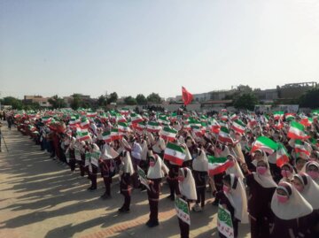 اجرای سرود سلام فرمانده تووسط پنج هزار دانش آموز گنبدی